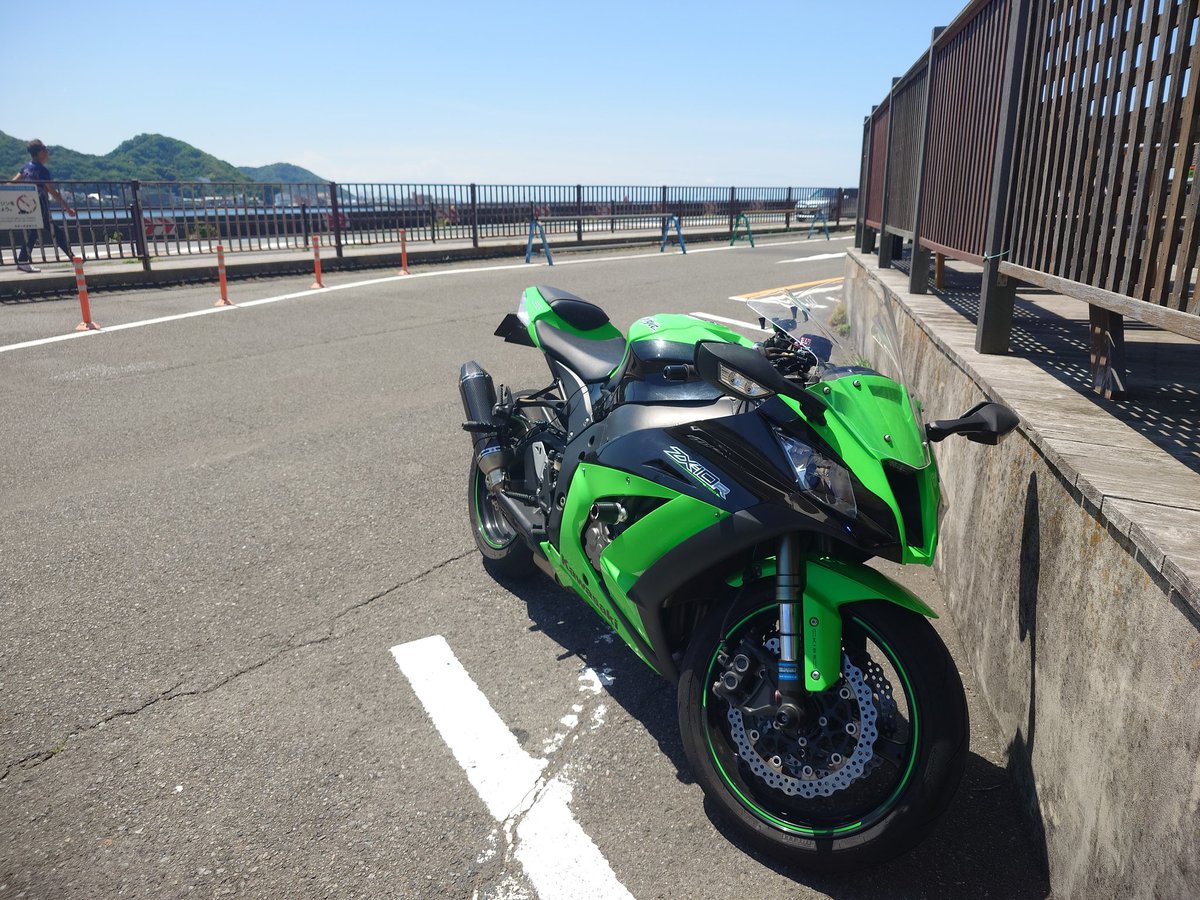 mskr0130's tweet photo. 絶好のバイク日和
808Cafe10Rさんまでお散歩
@Cafe10R 
いつものメニューを注文しましたが
お腹空きすぎておかわりしちゃいました😆
逗子の素敵な陽気に誘われるまま長々とお邪魔させていただきまして本当にありがとうございました🙇 https://t.co/u2ZpwZ7j32
