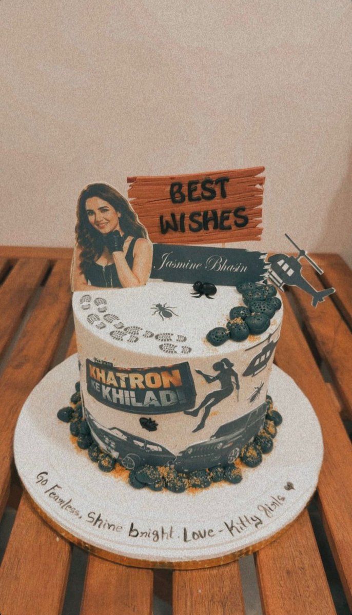 TellyHungamaTV's tweet photo. #JasmineBhasin gets the sweetest farewell from her friends before stepping into Darr Ka Naya Daur on 'Khatron Ke Khiladi 15'

'#KhatronKeKhiladi15' coming soon, only on COLORS and JioHotstar. https://t.co/AaBuCxCsCF
