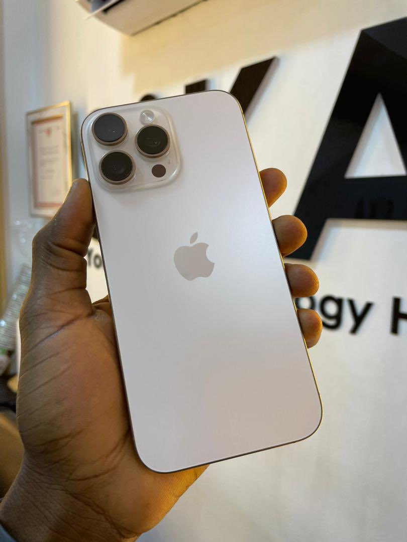 kofisikaa's tweet photo. iPhone 16 Pro Max 256gb Factory Unlocked (Esim Only)

1) Black Titanium 
100%🔋

2) Desert Titanium 
98%🔋

Gh¢9,499.99

Dm/WhatsApp/iMessage/Call 0504988015 / 0547779861 https://t.co/vBKgehnR7F