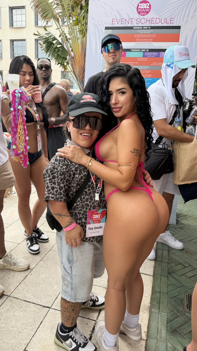 imtinysmallz's tweet photo. The one and only, @lianalovexo 👀😉 https://t.co/azvP0Gn6w5
