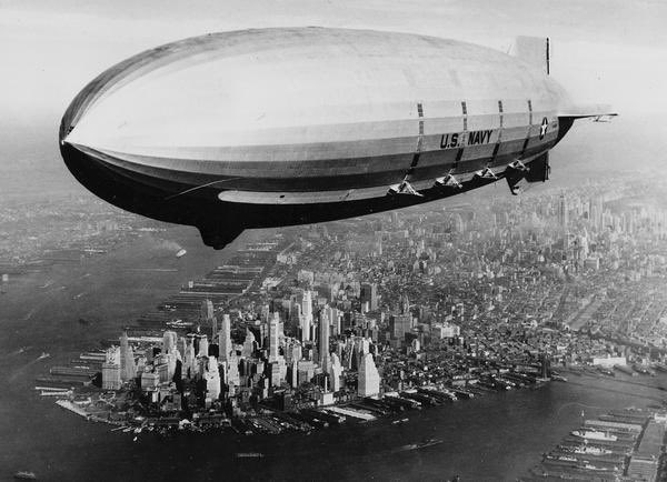 ★１９４０年代＊アメリカ軍＊海軍＊航空宇宙医章（実物） RT @HAL9152: 久しぶりにアメリカ語の米海軍飛行船の本を買ったら