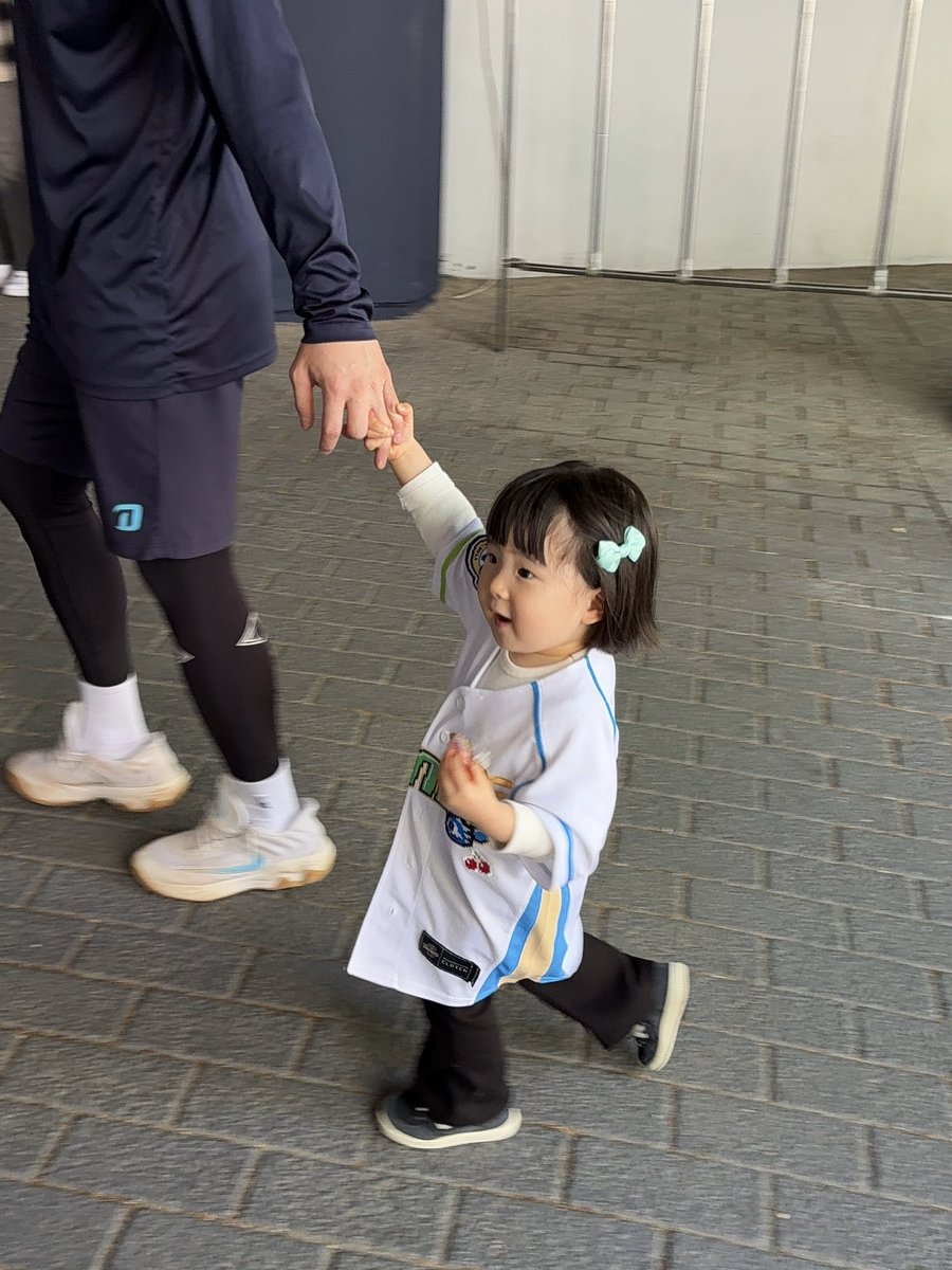 얌 tweet media