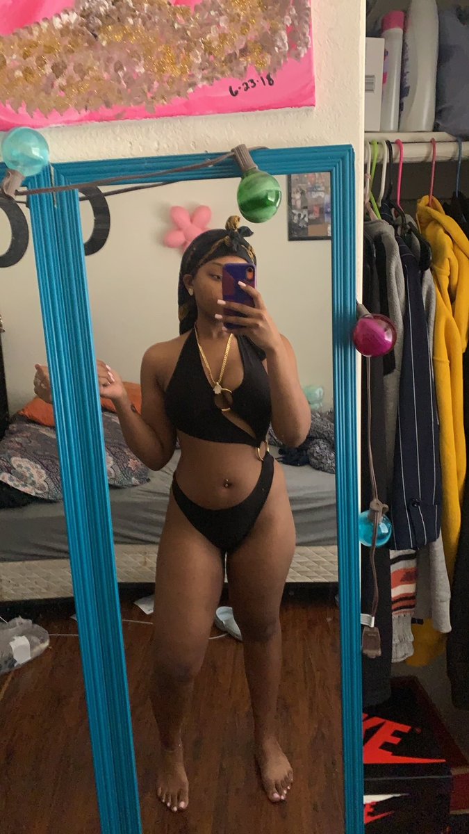 Regina 🦂 tweet media