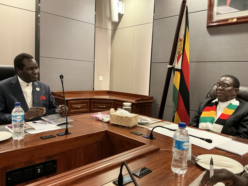 Jamwanda2's tweet photo. His Excellency the President, Dr ED Mnangagwa, today received and was introduced to the new Archbishop of ZAOGA, Archbishop Joseph Guti, at Munhumutapa Building. The new Archbishop was accompanied by Amai Guti, wife of late Archbishop whose birthday was commemorated a few days ago.
