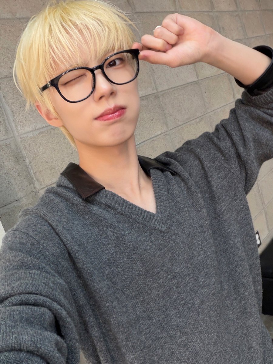 8TURN Members tweet media