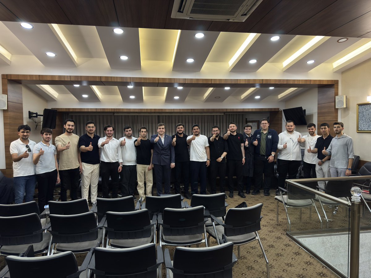 izumgk's tweet photo. “Bir uyanış, bir diriliş, bir yeniden doğuş.”

Milli Gençlik Kulübü olarak, Riyaset Programımızı il binamızda gerçekleştirdik. https://t.co/67n9y7HuYY