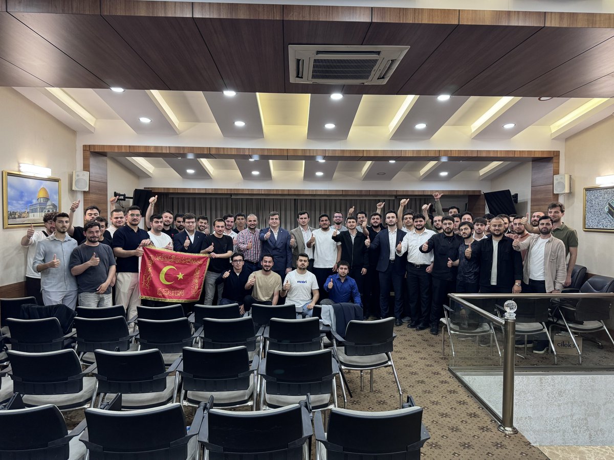 izumgk's tweet photo. “Bir uyanış, bir diriliş, bir yeniden doğuş.”

Milli Gençlik Kulübü olarak, Riyaset Programımızı il binamızda gerçekleştirdik. https://t.co/67n9y7HuYY