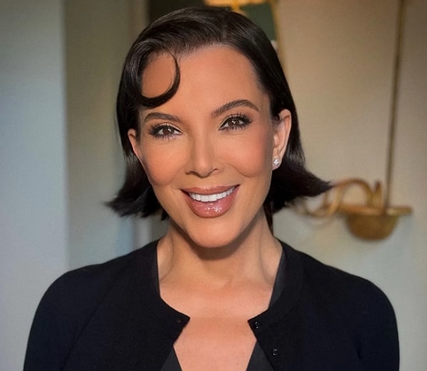 onedio's tweet photo. Kris Jenner: 

"Güzellik sırrım çok uyumak." https://t.co/tOmW20s96O
