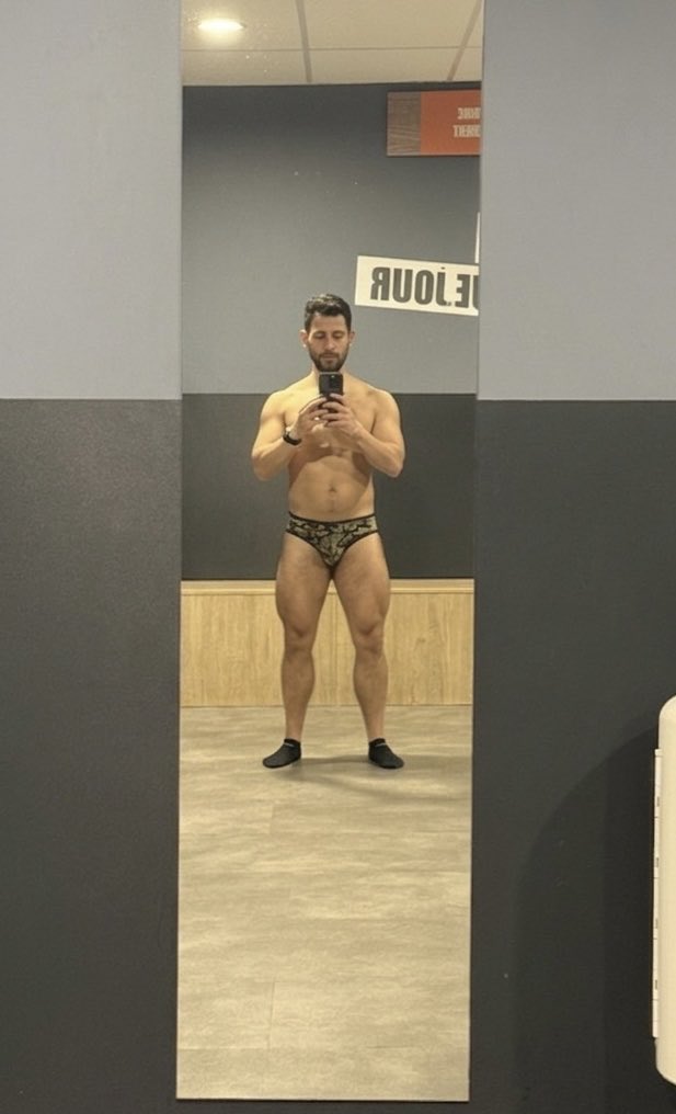 elyisusrch's tweet photo. Leg Day? https://t.co/sp8eXZS4Cm