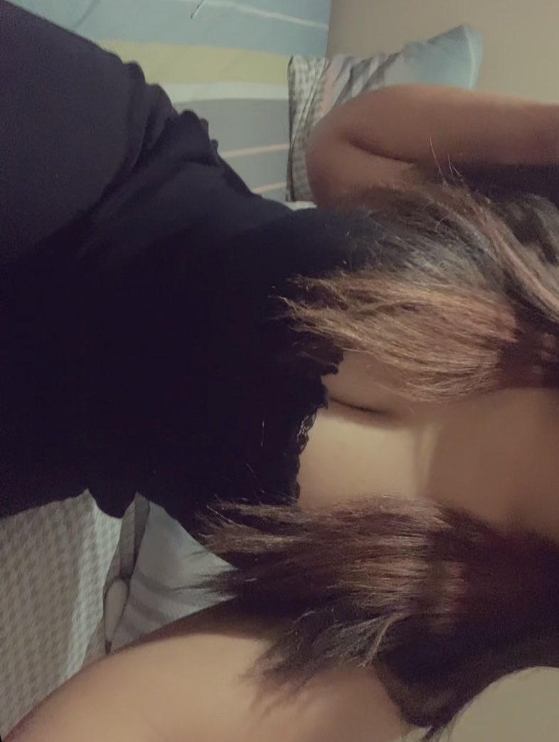 cumwithDhea's tweet photo. rambut yg du bleach nya jadi rusak begenee anjir https://t.co/zDVlcXYRq4
