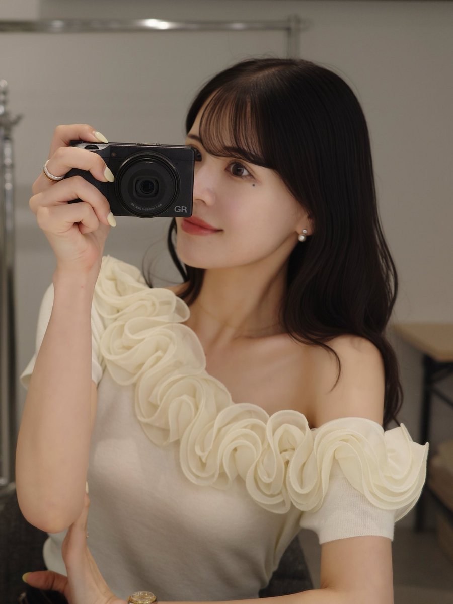 __minastagram__'s tweet photo. トップス映えてて楽しくなってたくさん写真撮った😉こういうトップスだーいすき😉❗️ https://t.co/XdseZAvJBi