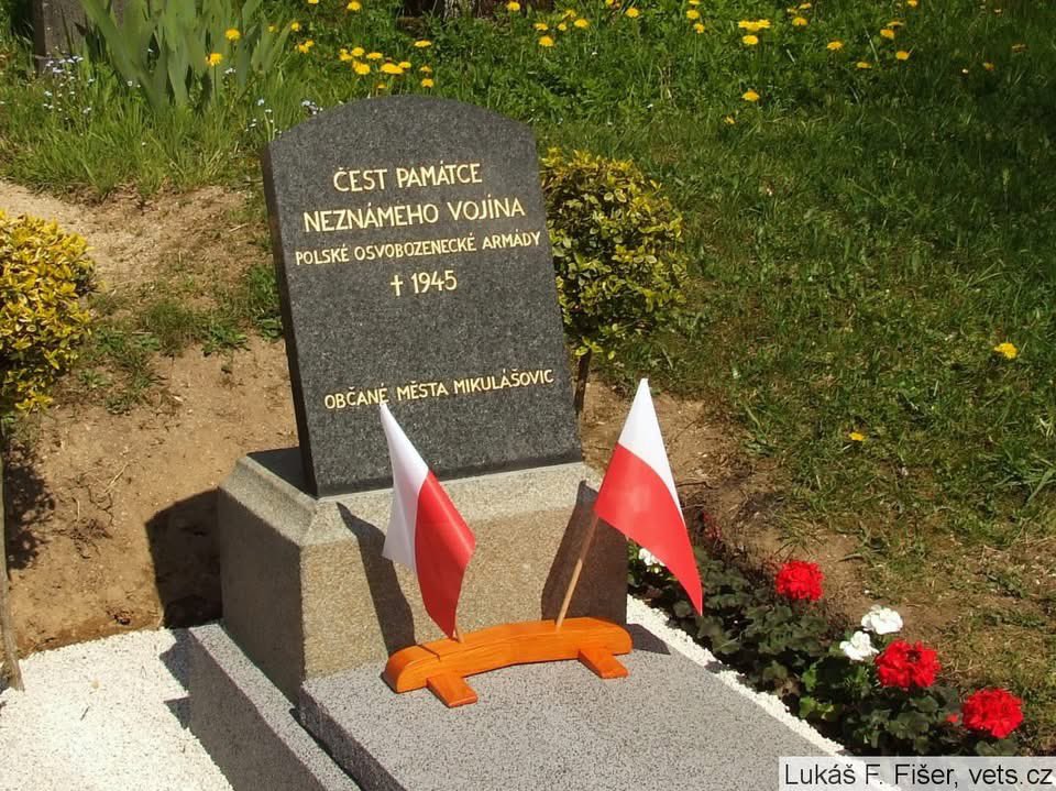 Váleční veteráni,válečné hroby MO-War Veterans MoD tweet media