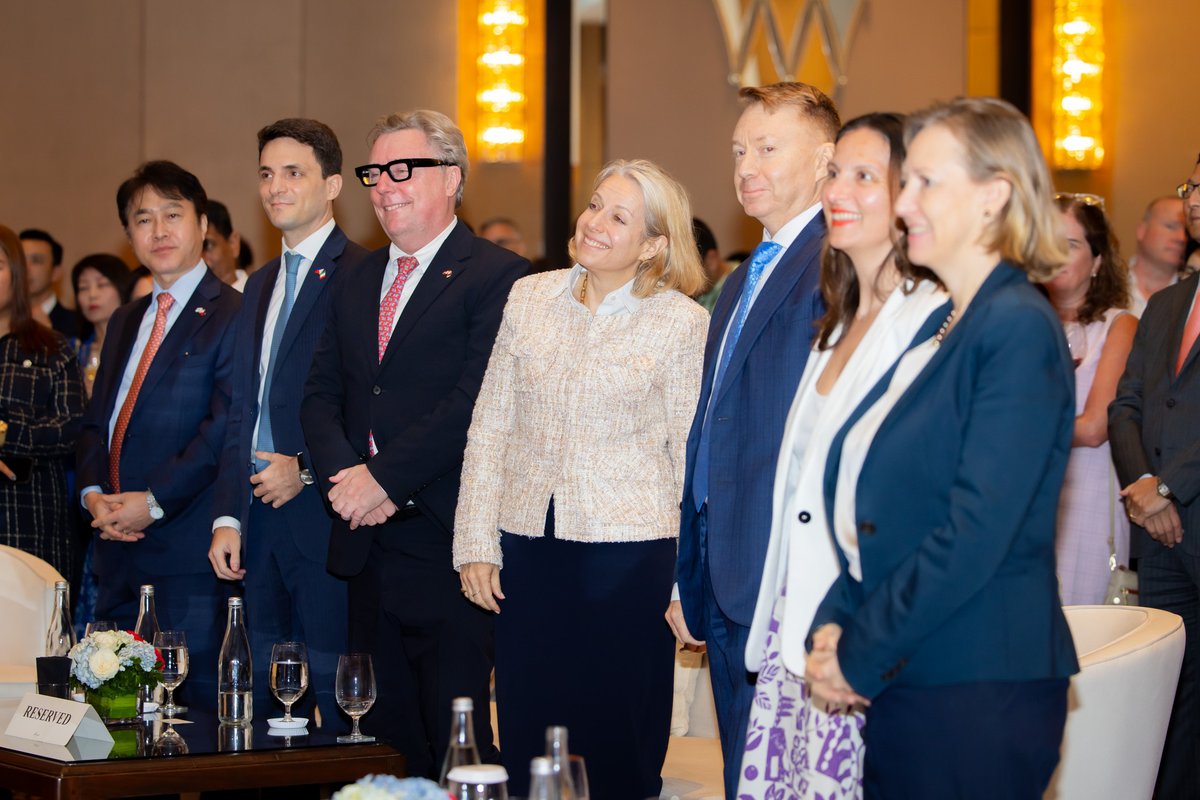USEmbassyPH's tweet photo. Celebrating #PartnersInProsperity.

We welcomed new partners to the #LuzonEconomicCorridor: 🇦🇺, 🇨🇦, 🇩🇰, 🇫🇷, 🇮🇹, 🇰🇷, 🇸🇪, and 🇬🇧. Together, we are creating jobs, driving economic growth, and increasing value for international investors. https://t.co/tJHO3bvQMZ