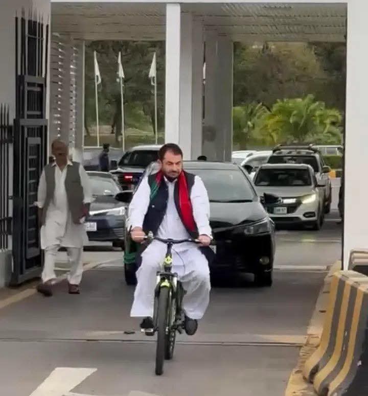 Khadim Ali khan Yousaf zai tweet media