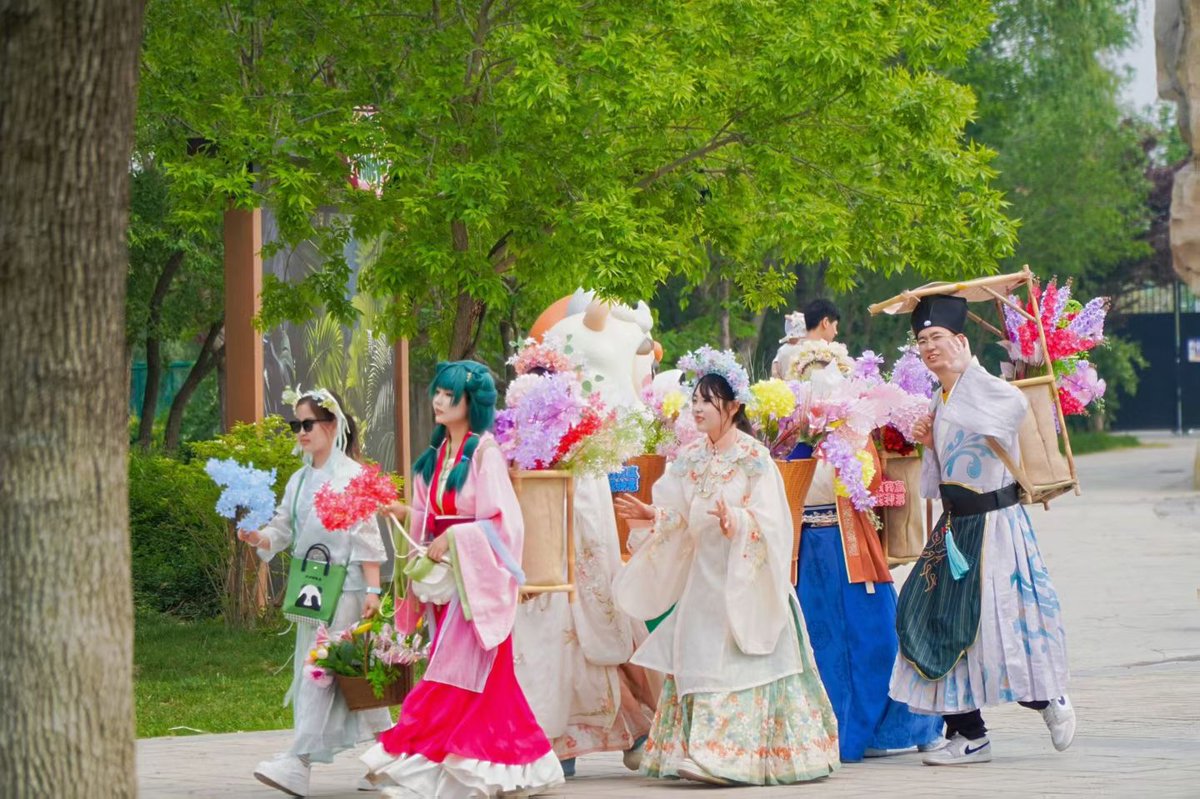 may100001's tweet photo. Creativity in Photosynthesis; Oxygen Lab Now Live! Jinghai Kicks Off Innovative May Day Cultural Tourism Activities. #Tianjin https://t.co/bA4YMTJVW2