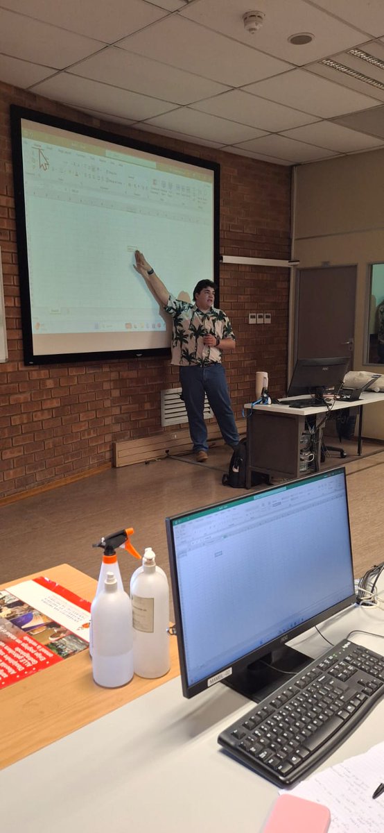 Mamelodicampus's tweet photo. Juandré Jansen van Vuuren, a BCom Information Systems student, presented a foundational Excel course to the Mamelodi community today. A huge thank you to Juandré for his hard work and enthusiasm! https://t.co/s4ZyVVfZ2T