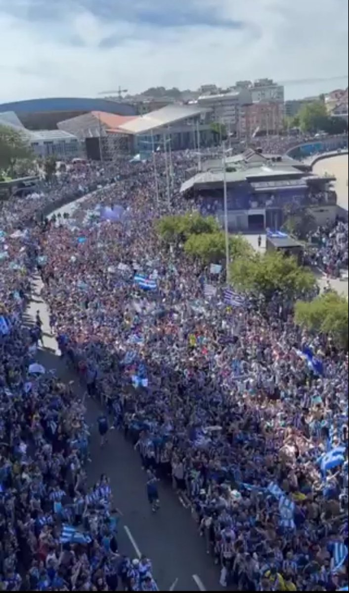 sofiacendan's tweet photo. Las comparaciones son odiosas, pero algunos no necesitamos IA. https://t.co/rESQduWONO
