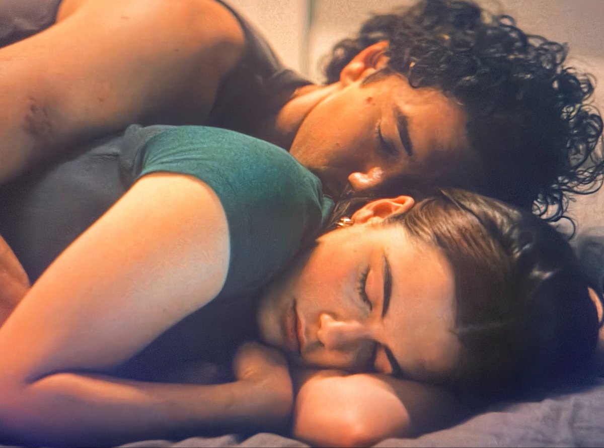 izzy 𐙚 | off campus spoilers tweet media