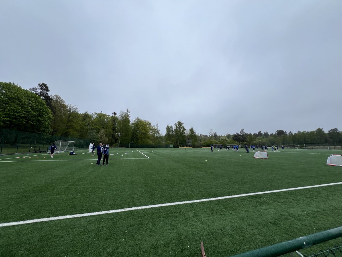 jaronssonfalt's tweet photo. Djurgården tillbaka i träning efter söndagens derbyseger. Förberedelserna inför Sirius har därmed inletts. Jacob Widell Zetterström på plats i dag. Frågor? Ös på! https://t.co/UHeA8thsKq
