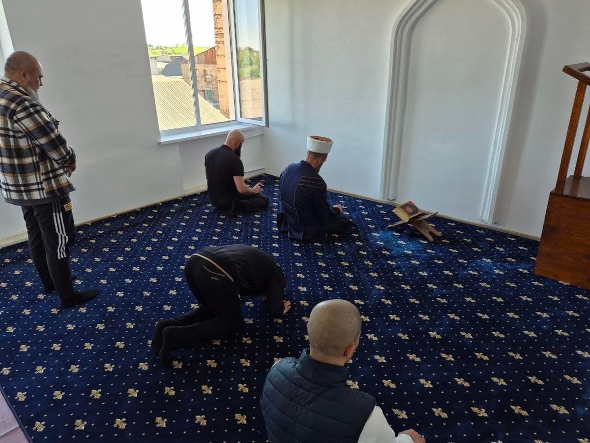 dumkinfo's tweet photo. بفضل الله تم افتتاح مسجد في سجن غوروديشينسكا رقم 96. باب الهداية والتوبة يبقى مفتوحًا حتى آخر نفس

Allah’ın izniyle, Gorodişçenske Ceza Kolonisi No:96’da bir mescit açıldı.
Hidayet kapısı, son nefese kadar açıktır. 🤲 https://t.co/Dd5iCGjVrn