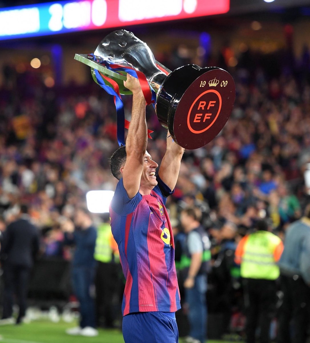 FCB World tweet media