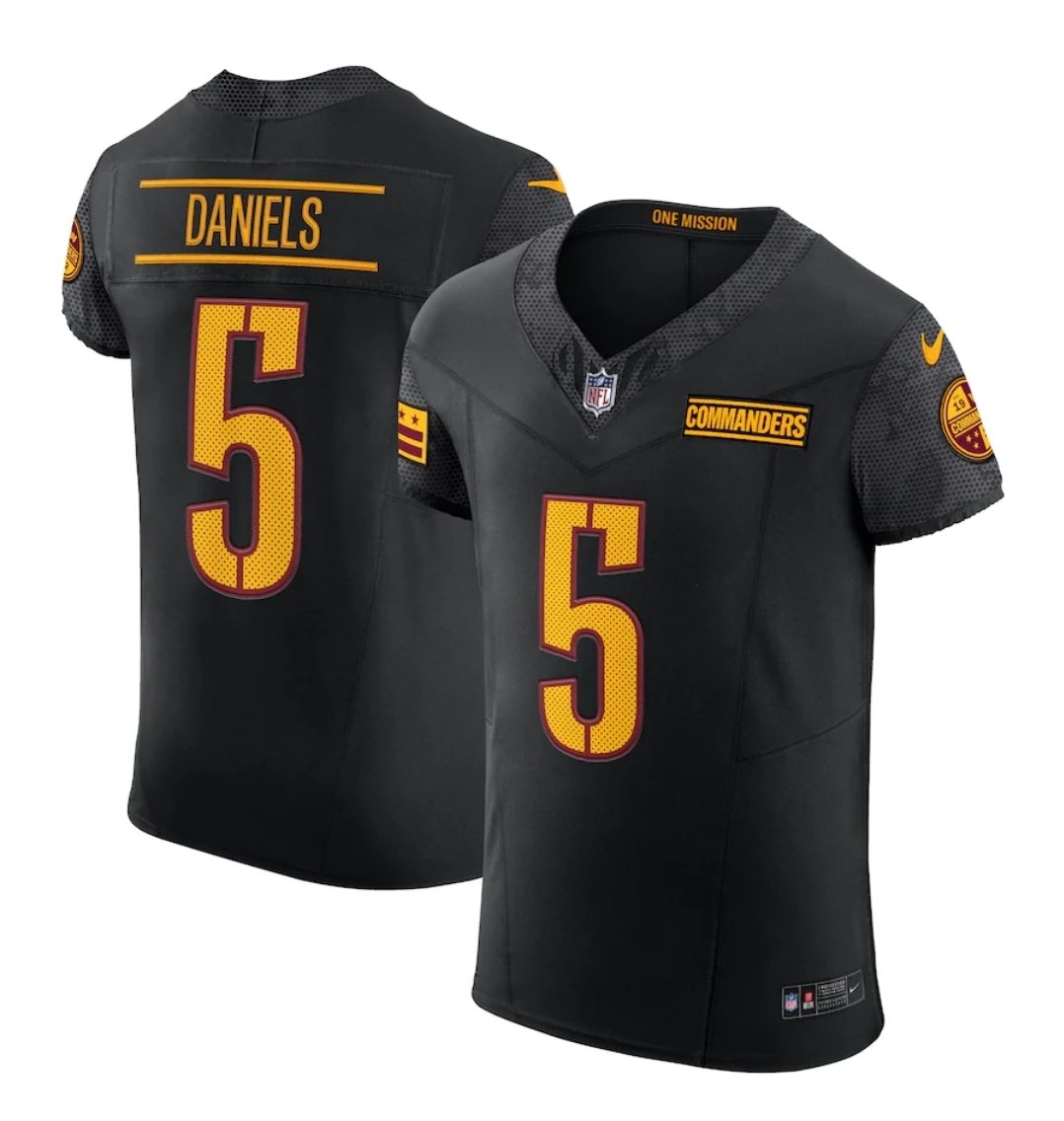 COMMANDERS FOOTBALL tweet media