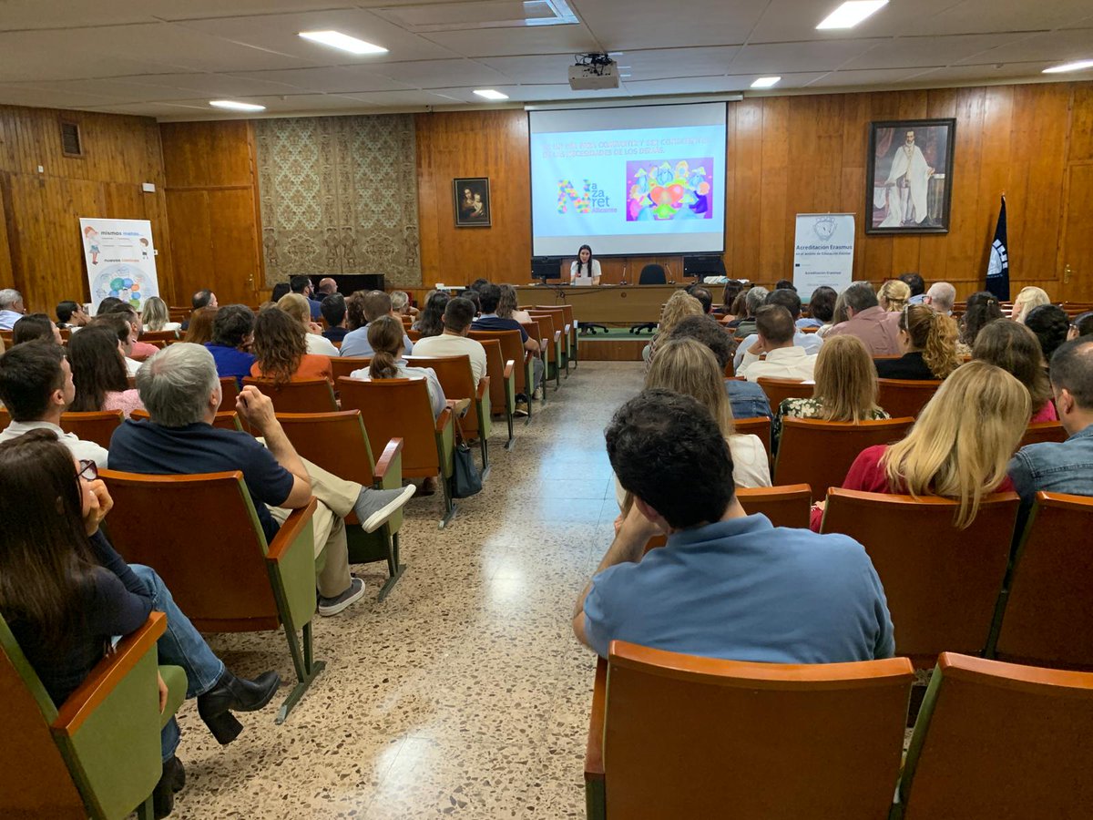 JesuitaAlicante's tweet photo. 🤍⛪️ El pasado domingo, las familias de 4º de #Primaria vivieron la última convivencia antes de las #Primeras çComuniones.
Una jornada muy especial en torno al sacramento de la Eucaristía y la importancia de la #Fe en su camino de #catequesis. 🕊️🙏🏽
¡Ya queda muy poco! ✨ https://t.co/Q1wP4aAxul