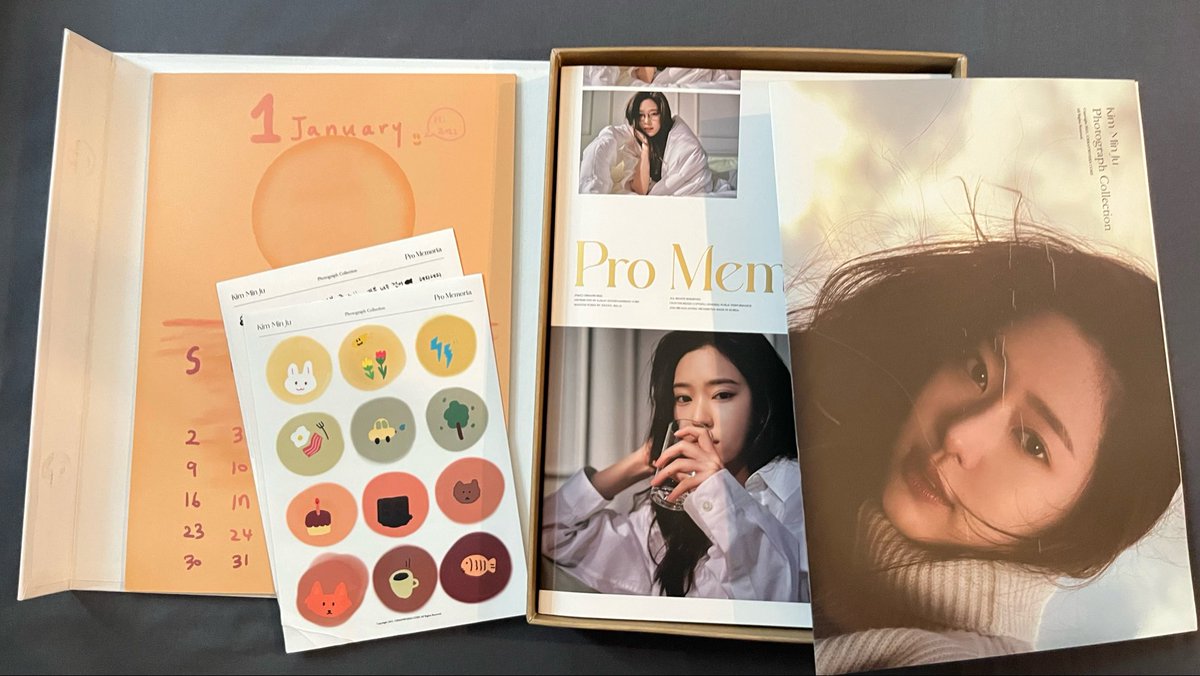 eilypands's tweet photo. ส่งต่อ pro memoria minju 
สภาพดีมีรอยที่โปสเตอร์ไม่ส่องไฟไม่เห็น 
200.- รวมส่ง 🤍🤍
#ตลาดนัดizone #ตลาดนัดมินจู #ตลาดนัดkimminju #kimminju https://t.co/ocPAE1HBuU