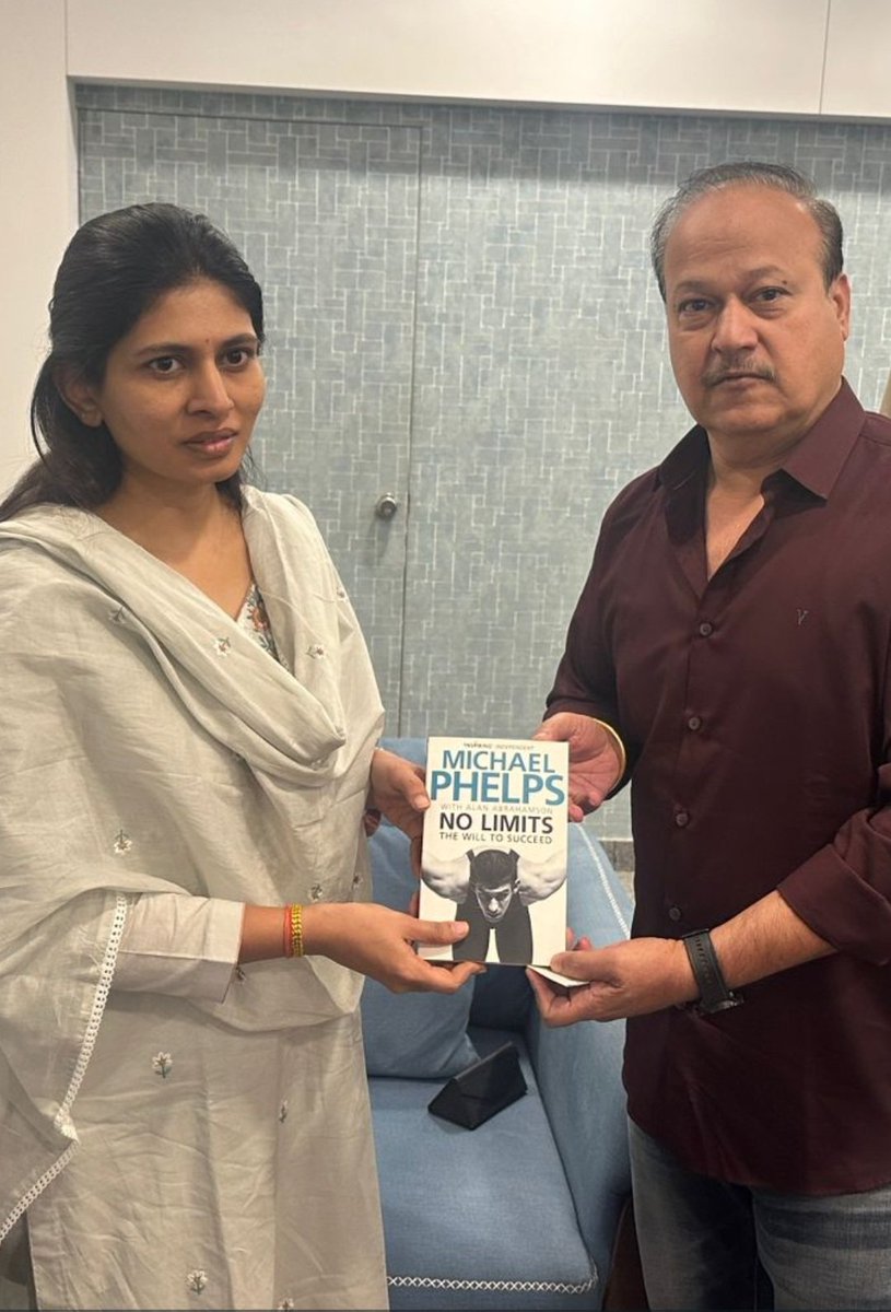 ErandeManoj's tweet photo. Happy Birthday Hon @khadseraksha ji💐🎂, May you continue to play a important role in development of Indian Sports at Peak 👍🏻
Best Always! https://t.co/vZ5s9jPqMX