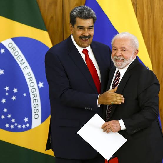 ind1gnada's tweet photo. @CostaJr2023 @LulaOficial Ditadura? https://t.co/iKtulS7lXL
