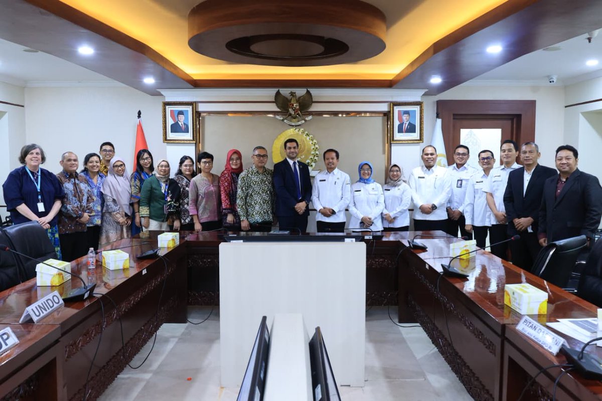 SabharwalGita's tweet photo. Productive and substantive discussions with Bapak Empi Muslion and colleagues from @DPDRI on deepening collaboration with @UNinIndonesia. Working from a shared commitment to structured, practical engagement- leveraging partnerships to support regional development, scale solutions, and highlight Indonesia���s leadership and innovation.