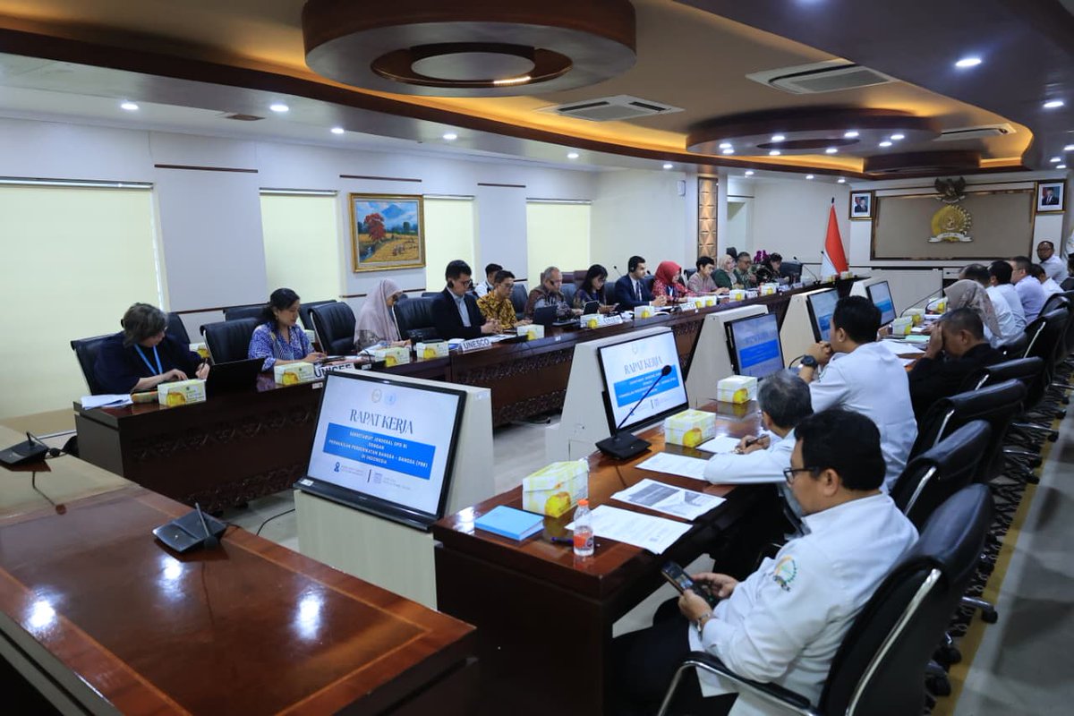 SabharwalGita's tweet photo. Productive and substantive discussions with Bapak Empi Muslion and colleagues from @DPDRI on deepening collaboration with @UNinIndonesia. Working from a shared commitment to structured, practical engagement- leveraging partnerships to support regional development, scale solutions, and highlight Indonesia���s leadership and innovation.