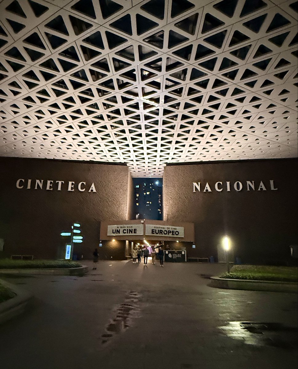 UEenMexico's tweet photo. 🎥 ¡Comenzó el Festival de Cine Europeo 2026!

La edición de este año abrió con la proyección del premiado documental "Mr. Nobody contra Putin”.

¡No te pierdas este ciclo de 19 películas que celebran la diversidad y riqueza  cultural de la UE!

🗓️ 12-20 mayo
📍 @CinetecaMexico https://t.co/7LAoPJCYPs
