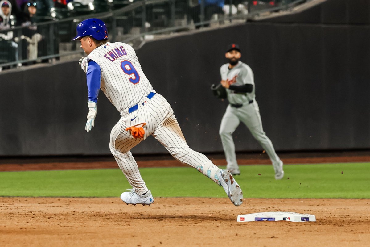 chritofe08's tweet photo. AJ Ewing’s first career hit is a stand up triple 

Photos for @baseballahora https://t.co/wfkbApWyjS