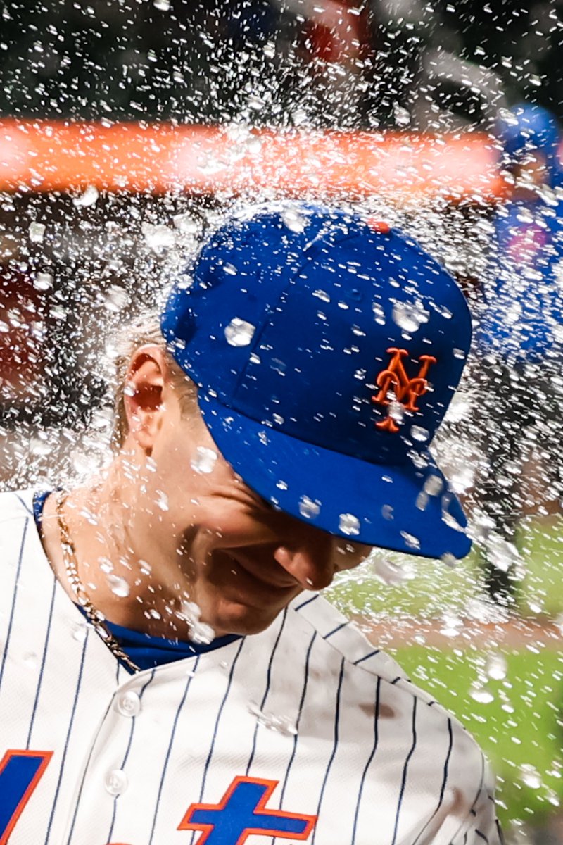 chritofe08's tweet photo. AJ Ewing wraps up his debut with a celebratory Gatorade shower 

Photos for @baseballahora https://t.co/k5dcJvIOag