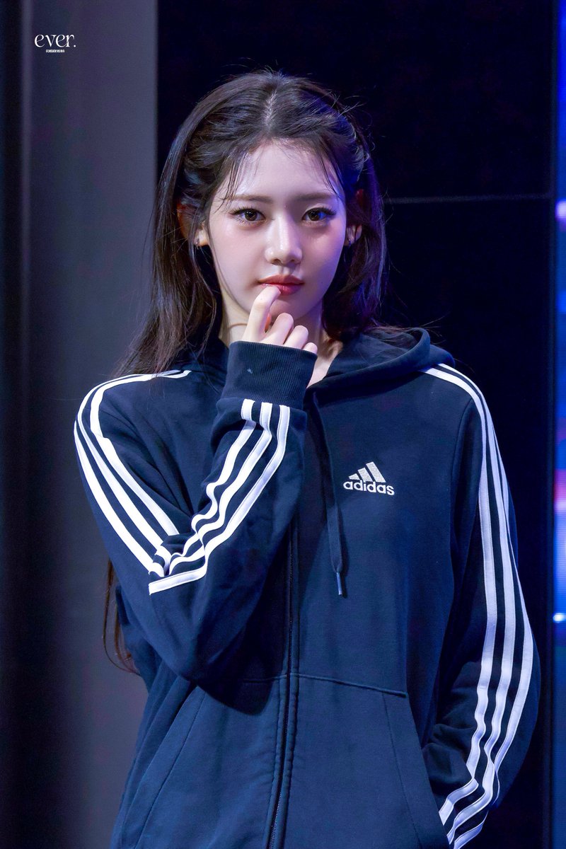 ever_rora's tweet photo. 260510

#RORA #로라 
#BABYMONSTER #베이비몬스터 
#이다인 #ローラ https://t.co/Z6nqUYTCzw