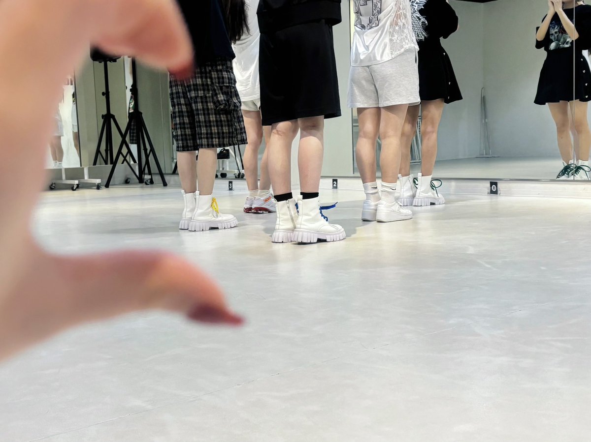 おピッコさんm(_ _)mご確認お願いいたします♡ 今日も自主練頑張ってるよ~！！ 盗撮 脚ｼｮｯﾄ。ﾆﾏﾆﾏ。