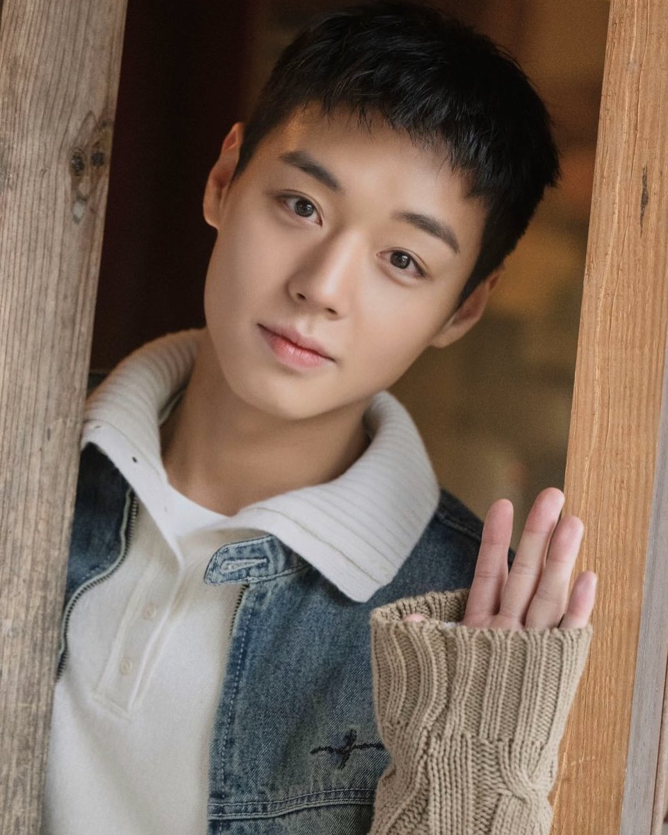 pannatic's tweet photo. Park Jihoon's 'The Legend of Kitchen Soldier' hits No. 1 ratings in just 2 episodes

According to Nielsen Korea, the viewer ratings for 'The Legend of Kitchen Soldier' averaged at 6.7% and peaking at 7.9% in the Seoul metropolitan area.

🔗https://t.co/aTO4eXNCas https://t.co/PmC6Ou5epJ