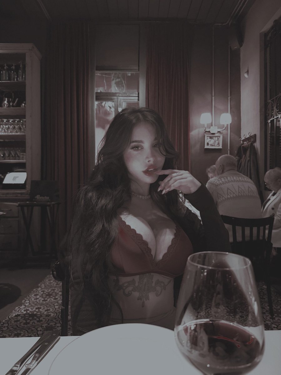 OPALISSTE's tweet photo. ⠀⠀
 
                     „    @  𝐝𝐯𝐢𝐥𝐞𝐧𝐜𝐡𝐚𝐧𝐭𝐞𝐝   ໑ 
               new  post  ,   posted  𝒾nstagram
                   ———————————— 

                “   𝒅o  you  want  to  go  date 
                           with  me  baby  ?   ”

 ⠀⠀ https://t.co/E2XWL7lAKz