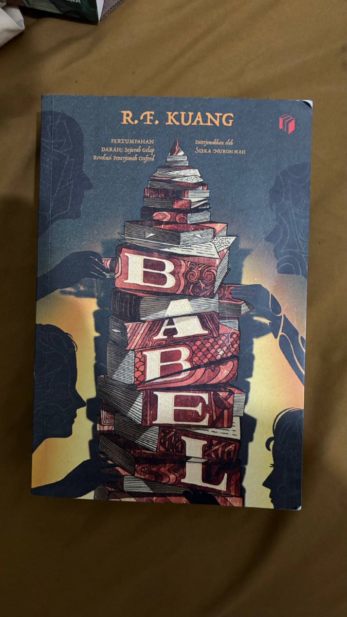 taesanmeown's tweet photo. wts babel sama parable masing masing 50k, kondisi parable ada noda dikit di depan, babel kelupas dikit bagian cover atasnya #zonauang #preloved (bisa anter as long masih tembalang) https://t.co/hnvjRrRJ0W