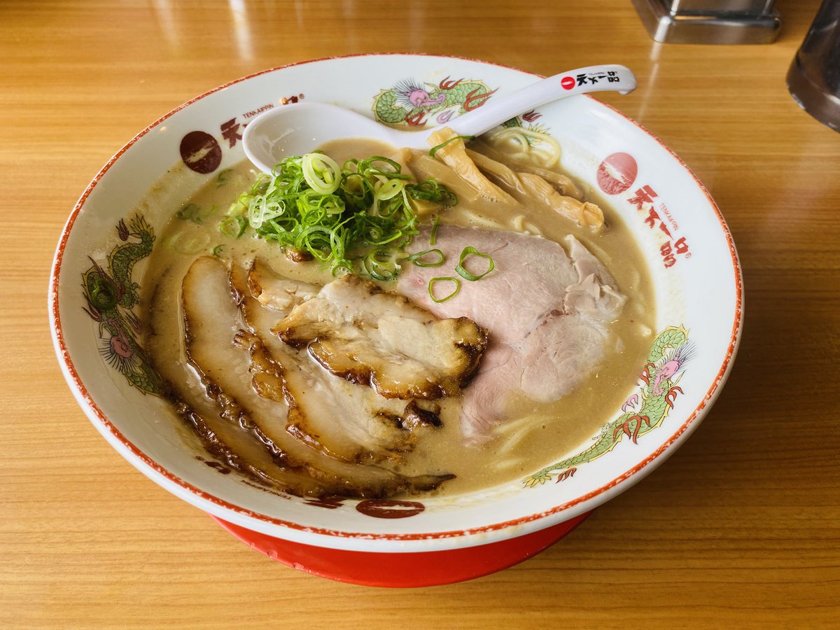 えび tweet media