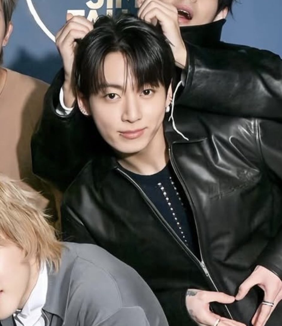 정국 tweet media