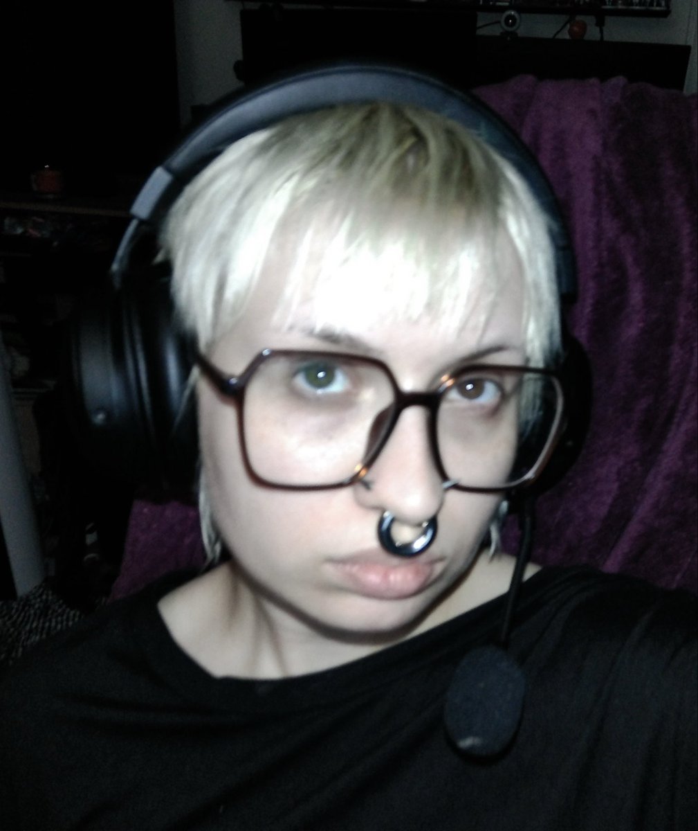 nullifiedstar's tweet photo. digi cam :P i'll take good selfies one day https://t.co/fJXeOb7bms