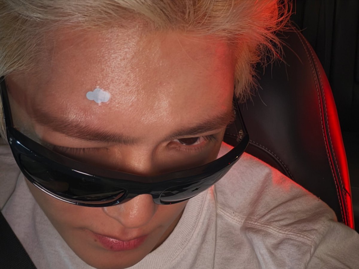taeyong pics tweet media