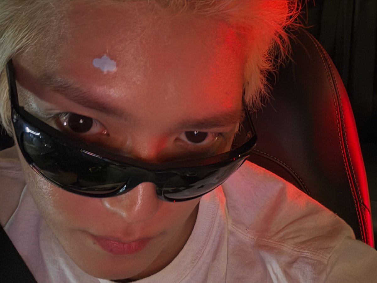 taeyong pics tweet media