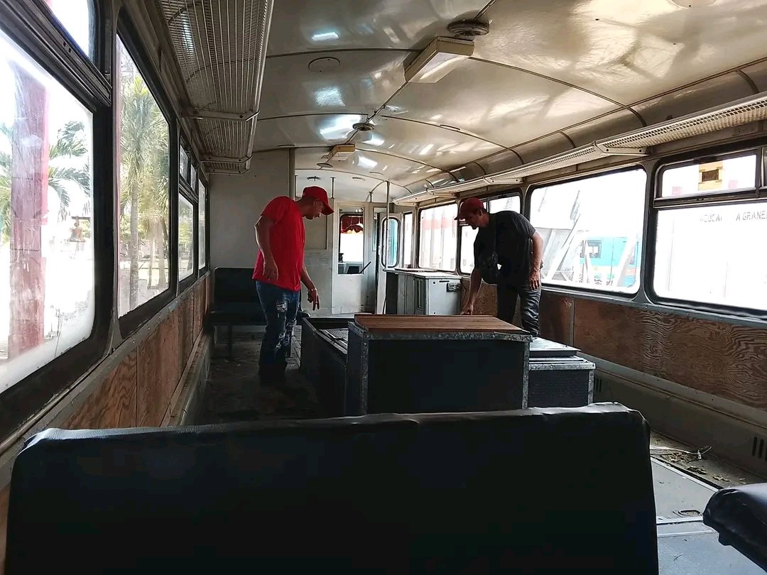 DpTransporte's tweet photo. Se encuentra en  los talleres de Zaza del Medio el Coche Motor que ha cubierto la ruta Jarahueca-Perea- Carillo, el mismo  recibirá atención a dificultades en el frenado. 
#TransportEspirituano https://t.co/XEUjzp75dX