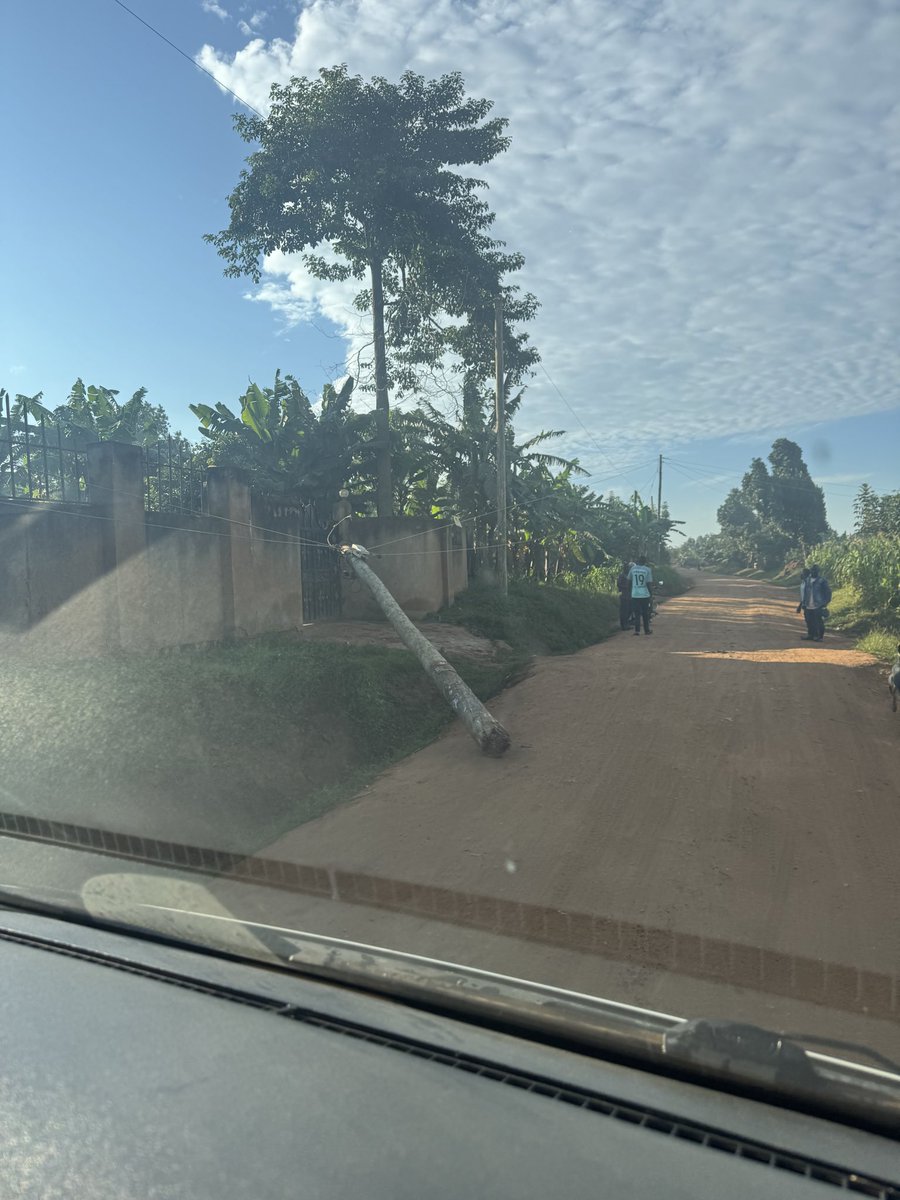 jodaqu's tweet photo. @UEDCLTD a power pole has fallen over off Kikubampanga the road that leads to Mount Of Olives College https://t.co/y2nzO861xL