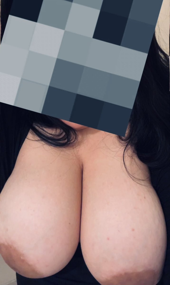 MissAfterDarkX's tweet photo. I need to get fucked! I’m so horny! 😩😈
#bigtits #horny #wetpussy #titties https://t.co/0iQToejW4i