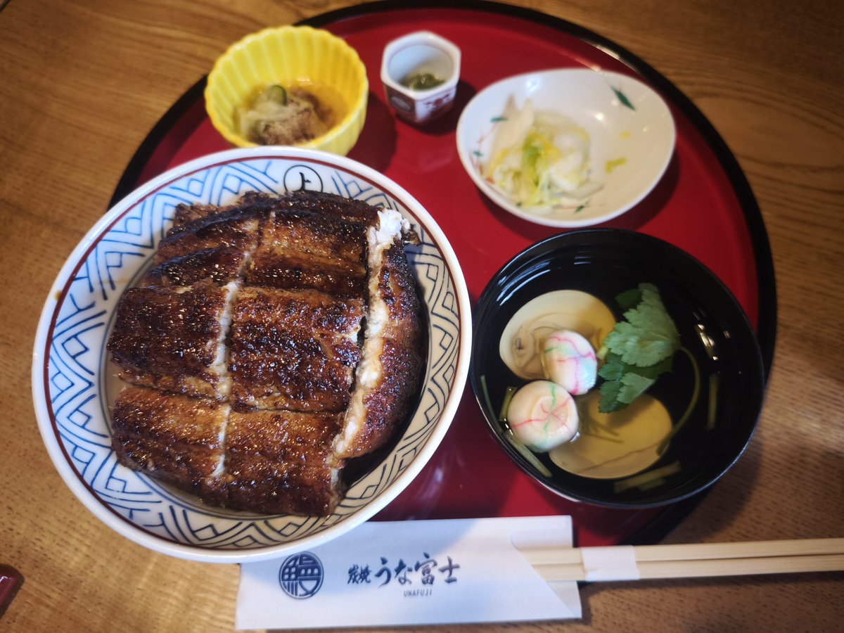 suraima12's tweet photo. 先日訪れたうな富士天白別邸。
古民家調の席で日本庭園を眺めながらおいしいうなぎをいただく。
なんと露骨なロケーション（���）
静かに食事ができて県外のからの人にも名古屋のおもてなしで使えそう。
うな富士なので、味も間違いなかったです。 https://t.co/bltpYKOTAn