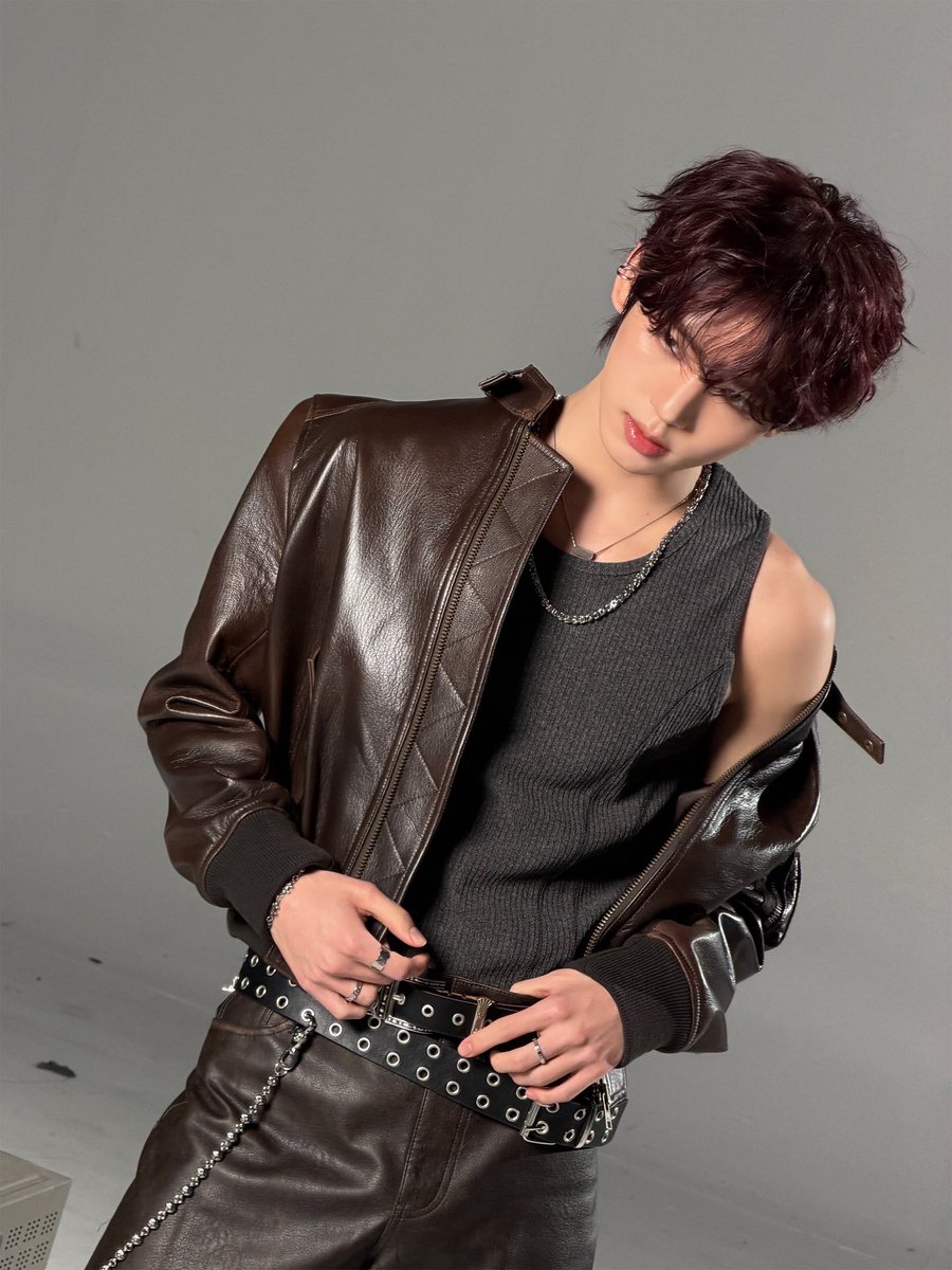 han yujin pics tweet media